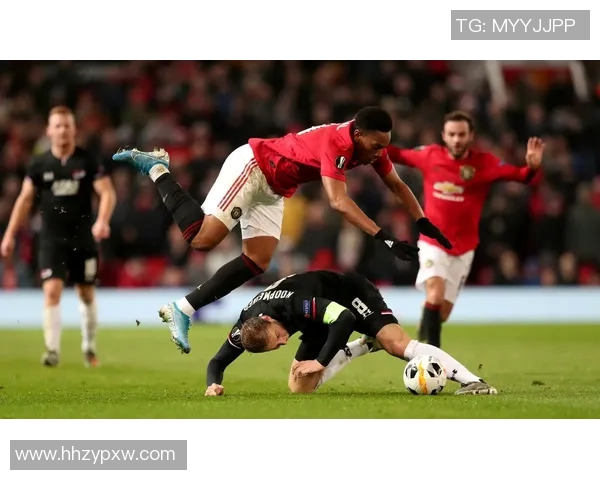 曼联与阿尔克马尔激战正酣精彩直播尽在眼前不容错过